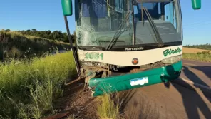 Acidente na ERS-223 envolve ônibus com trabalhadores de Cruz Alta