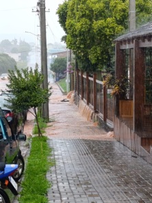 Chuvas Intensas em Quinze de Novembro e Fortaleza dos Valos na tarde da quinta