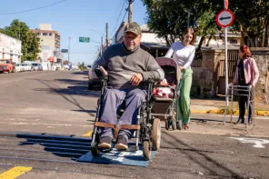 Cruz Alta instala placas metálicas para mais segurança em trilhos