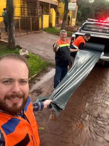 CRUZ ALTA> Temporal provoca destelhamentos, danos e queda de poste