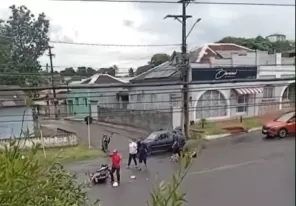 Motociclista fica ferida em colisão com carro no Centro 