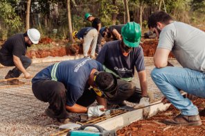 49 MORADIAS> Concretagem da 1ª casa do programa A Casa é Sua começa