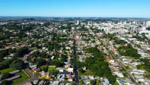 Obras de asfalto avançam no bairro São Miguel, em Cruz Alta