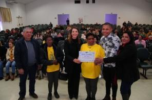 Lideranças locais recebem prêmio de Reconhecimento Comunitário
