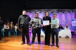 Lideranças locais recebem prêmio de Reconhecimento Comunitário