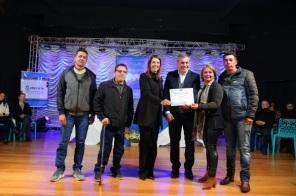 Lideranças locais recebem prêmio de Reconhecimento Comunitário