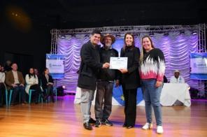 Lideranças locais recebem prêmio de Reconhecimento Comunitário