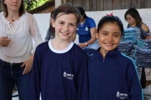 Prefeitura começa a entrega de uniformes aos alunos da rede municipal