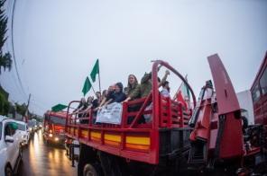 Invernada do CTG Querência da Serra realiza carreata comemorativa 