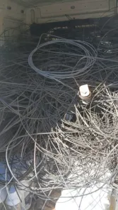 Defesa Civil de Cruz Alta Intensifica Retirada de Emaranhados de Fios 