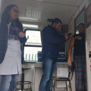 VACINAÇÃO> Unidade móvel de saúde esteve na quarta na Vila Rancho