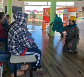 Corsan leva Patrulha Contra os Vilões do Esgoto a duas escolas municipais 