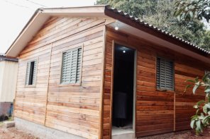 Prefeitura entrega casa no São Genaro e reforça política habitacional