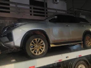 Hilux furtada em Passo Fundo é recuperada pela Brigada Militar em Cruz Alta