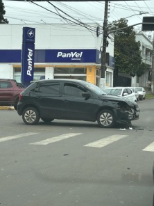 TARDE DA SEGUNDA> Colisão Envolve Três Veículos no Centro de Cruz Alta