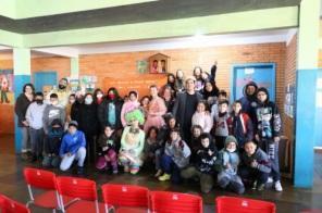 Projeto oferta oficinas de teatro nas escolas municipais