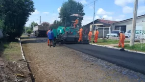 Seguem as obras de asfaltamento da Rua Borges do Canto em Cruz Alta