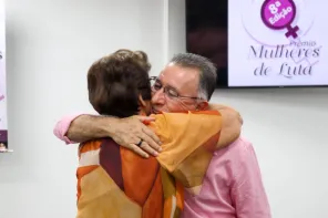 MULHERES DE LUTA> Professora Elizabeth Dornelles é homenageada na capital