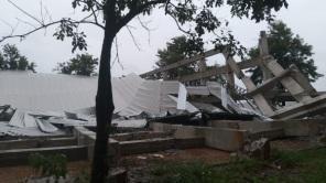 Rajada de vento de 89 km/h derruba ginásio em construção em Cruz Alta