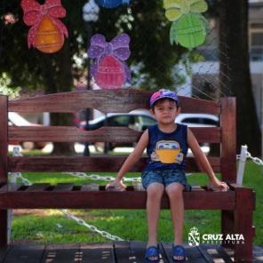 Mais decoração da 2ª Páscoa Fantástica na praça e horários dos desfiles 