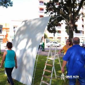 Mais decoração da 2ª Páscoa Fantástica na praça e horários dos desfiles 