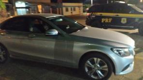 PRF apreende mais de 300 mil reais sem procedência em carro em Cruz Alta