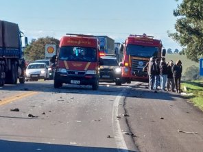Colisão entre carreta e Uno deixa uma vítima fatal na BR-158 em Cruz Alta