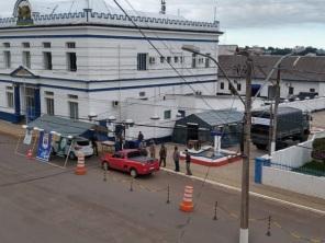 Drive Thru Solidário arrecada mais de 10 mil peças de agasalhos em Cruz Alta