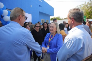 HOJE> Secretária Estadual da Saúde, Arita Bergmann inaugura a ESF Vida Nova 