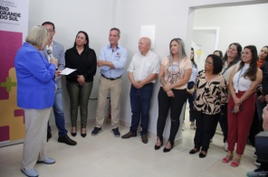 HOJE> Secretária Estadual da Saúde, Arita Bergmann inaugura a ESF Vida Nova 