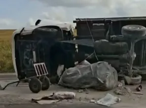 Pneu estoura e caminhão tomba na ERS-342 entre Cruz Alta e Ijuí