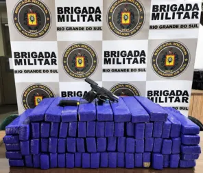 Mulher é presa com mais de 50 kg de maconha e pistola na ERS-342 em Cruz Alta