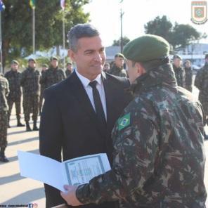 EASA realiza formatura alusiva ao dia do Soldado e entrega de diplomas 