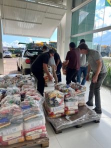  Desenvolvimento Social recebe doação de cestas básicas da SLC Máquinas